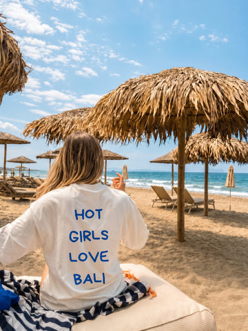 Hot Girls Love Bali - Oversized Tee